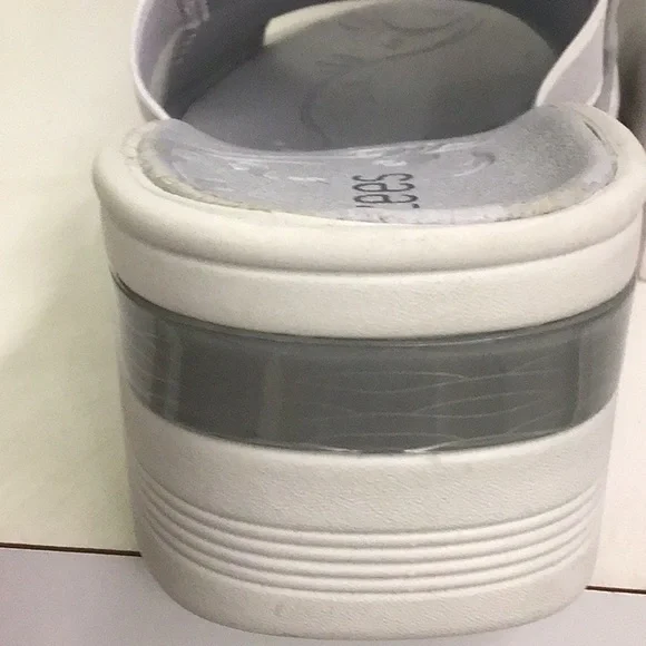 BZEES light feel wedge slip on sandals - Picture 5 of 9